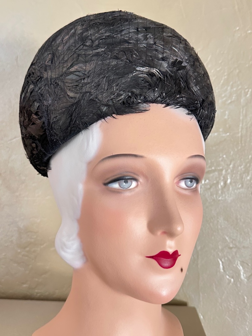 SWANKY 1970s' IRIDESCENT FEATHER "BUBBLE" HAT + DELICATE NETTING